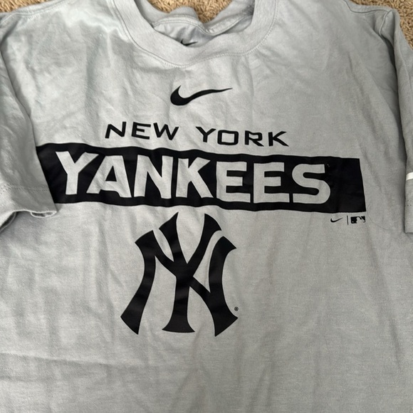 Men’s Nike tshirt - Picture 2 of 3